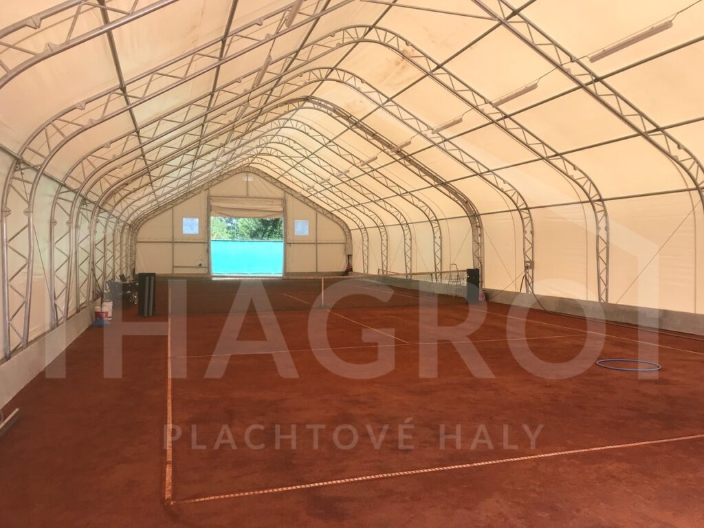 35 m x 7 m